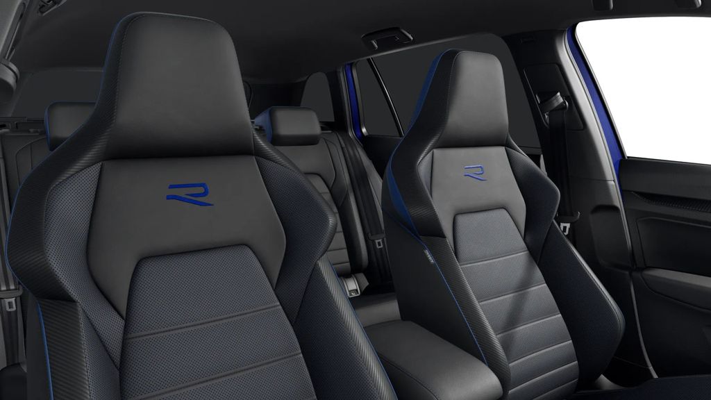 Volkswagen Golf 2024 г. Синий, пробег 987 км