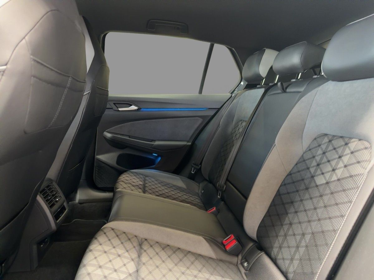 Volkswagen Golf 2023 г. Серый, пробег 19949 км