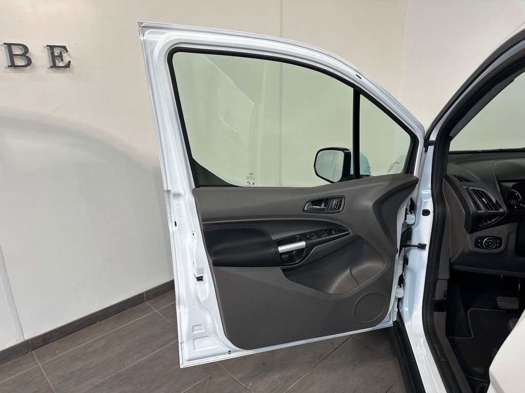 Ford GRAND TOURNEO 2022 г. Белый, пробег 59750 км