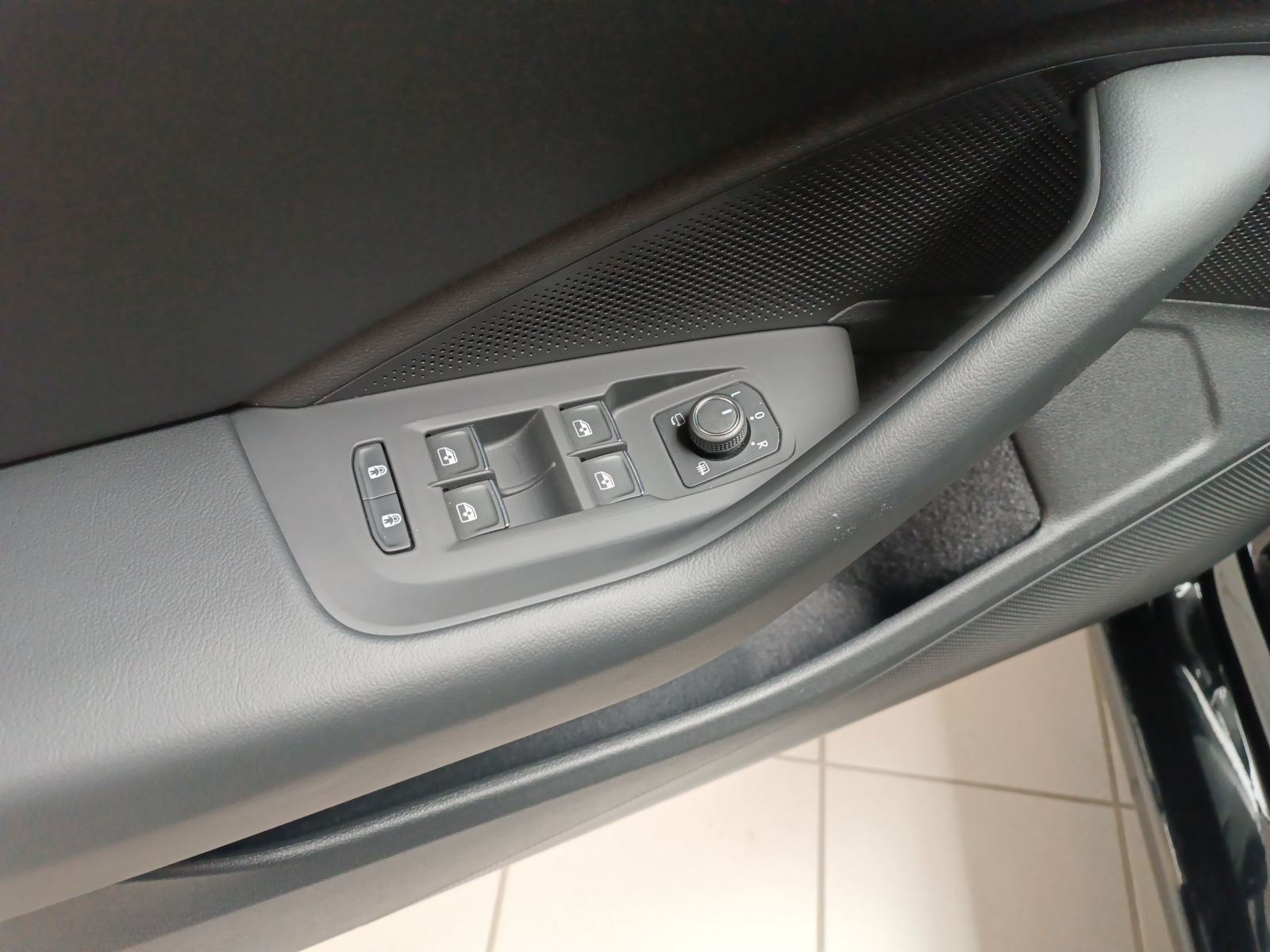 Volkswagen PASSAT VARIANT 2026 г. Чёрный, пробег 25081 км