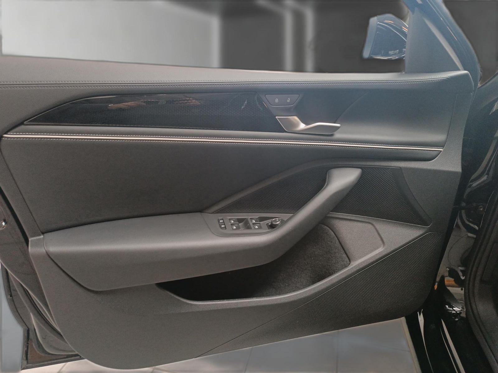 Volkswagen PASSAT VARIANT 2026 г. Чёрный, пробег 25081 км