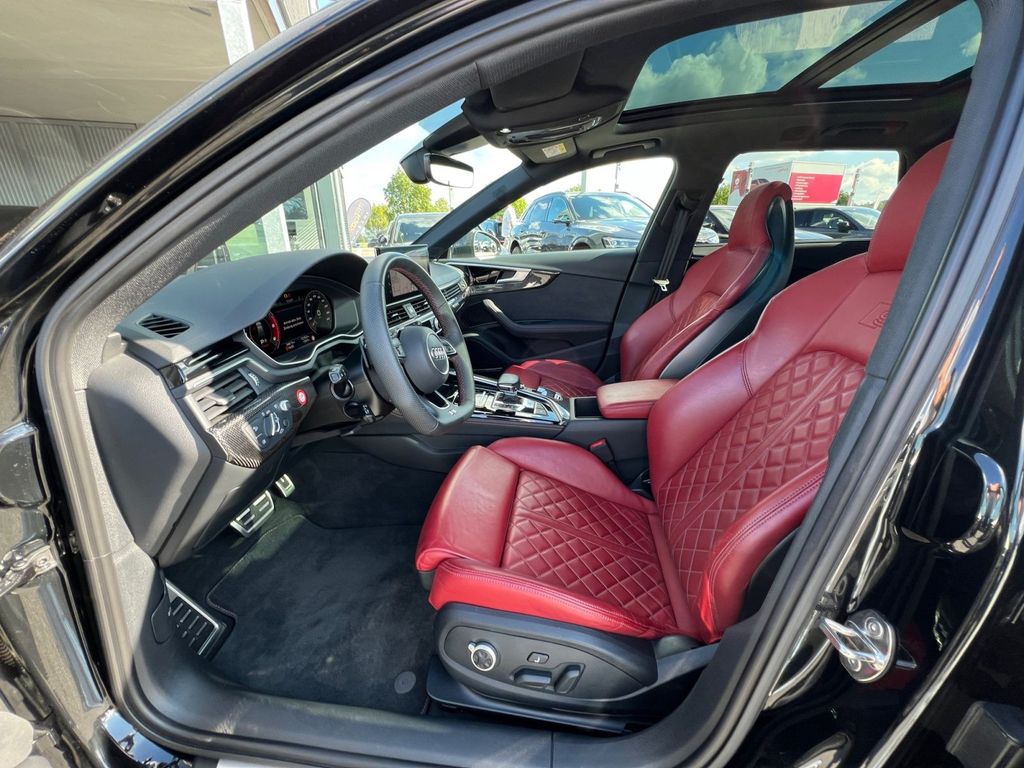 Audi S4 2023 г. Чёрный, пробег 46600 км