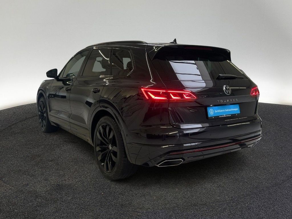 Volkswagen Touareg 2022 г. Чёрный, пробег 42977 км