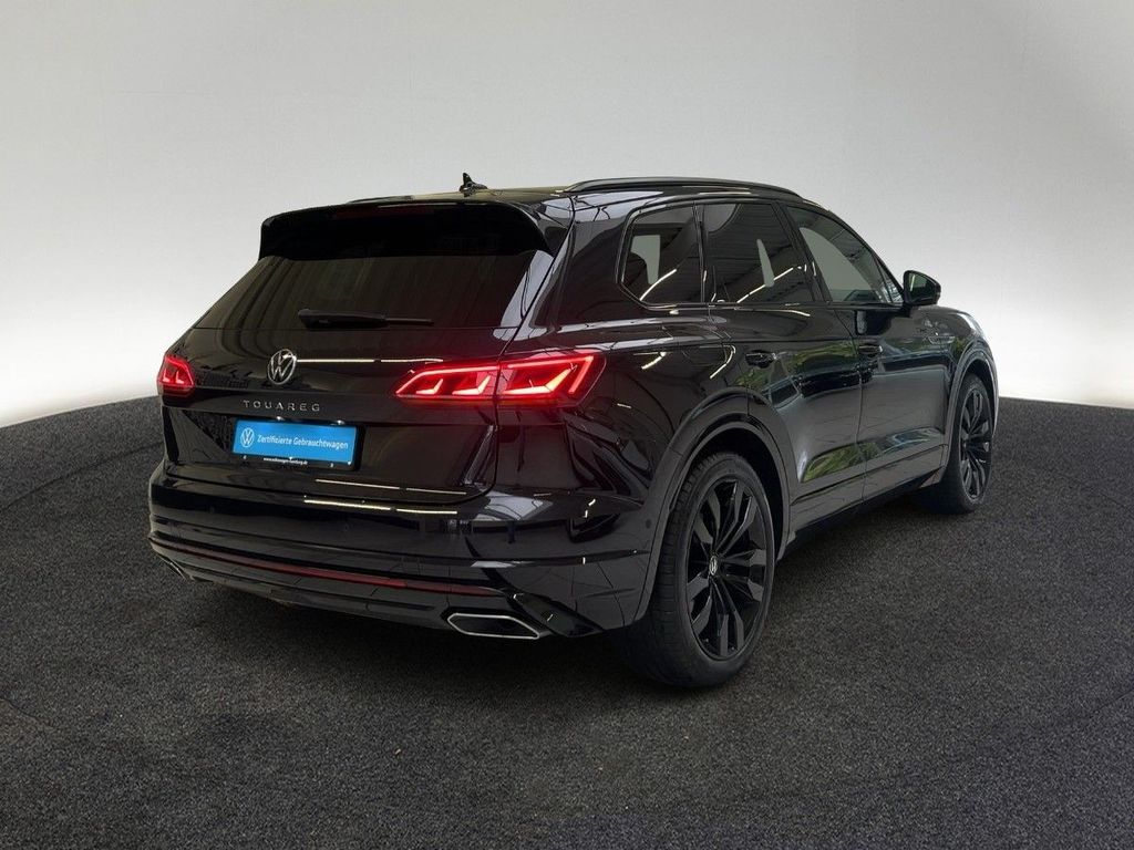 Volkswagen Touareg 2022 г. Чёрный, пробег 42977 км