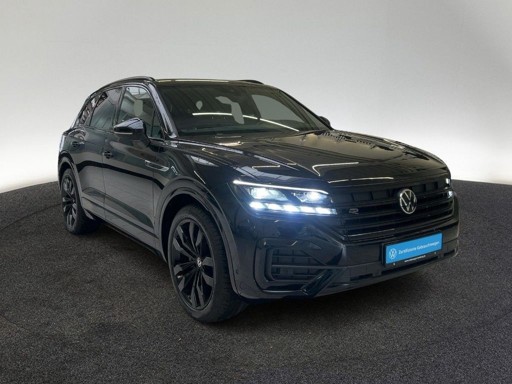 Volkswagen Touareg 2022 г. Чёрный, пробег 42977 км