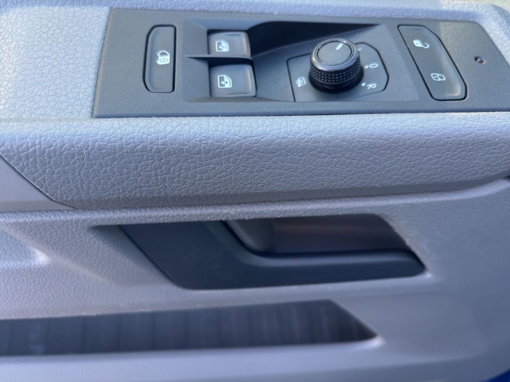 Volkswagen T6 TRANSPORTER 2022 г. Синий, пробег 43630 км