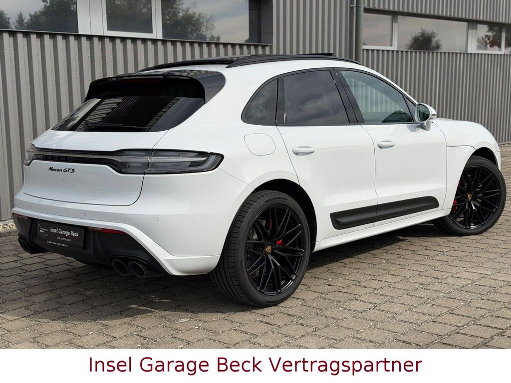 Porsche Macan 2022 г. Белый, пробег 56850 км