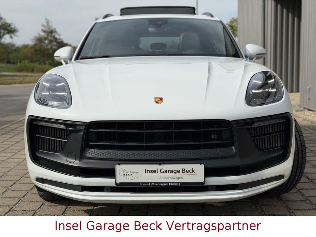Porsche Macan 2022 г. Белый, пробег 56850 км