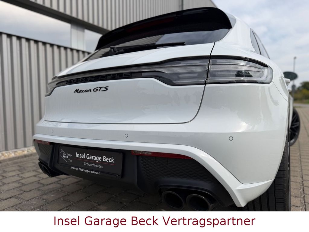 Porsche Macan 2022 г. Белый, пробег 56850 км