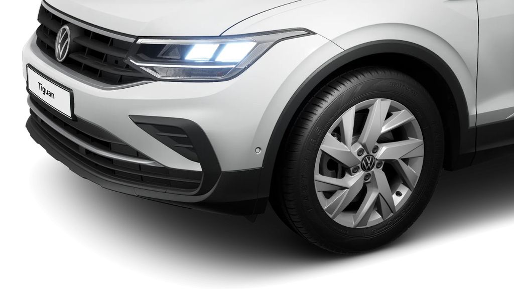 Volkswagen Tiguan 2023 г. Белый, пробег 46567 км