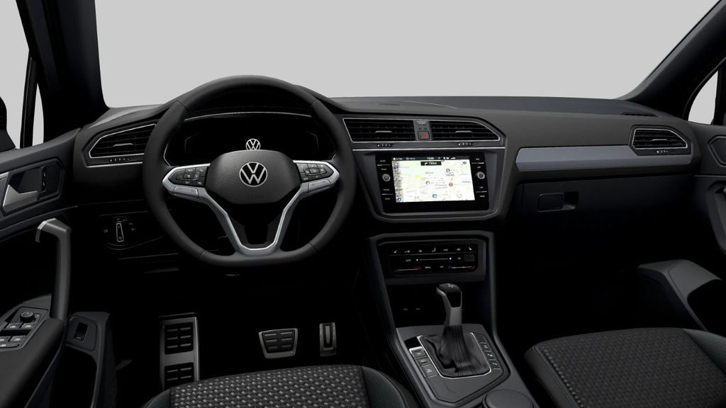 Volkswagen Tiguan 2023 г. Серый, пробег 17391 км