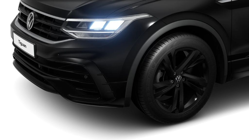 Volkswagen Tiguan 2024 г. Чёрный, пробег 35769 км