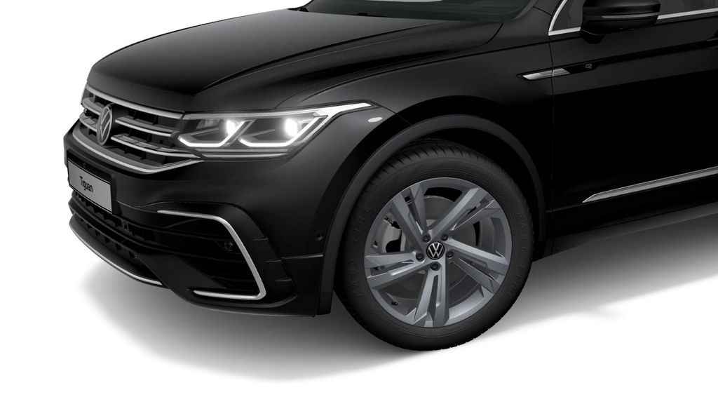 Volkswagen Tiguan 2023 г. Чёрный, пробег 27020 км