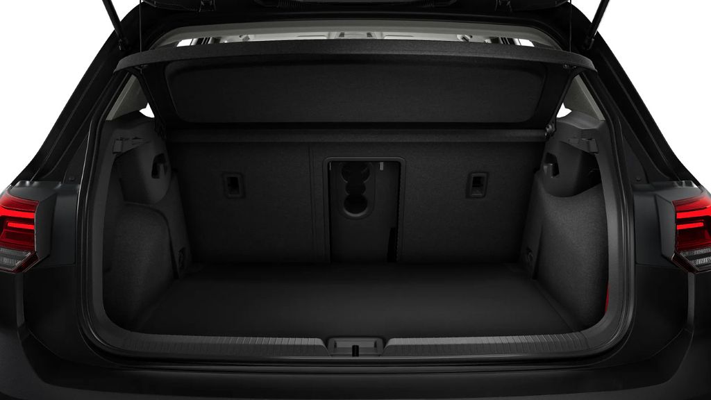 Volkswagen Golf 2024 г. Чёрный, пробег 36315 км