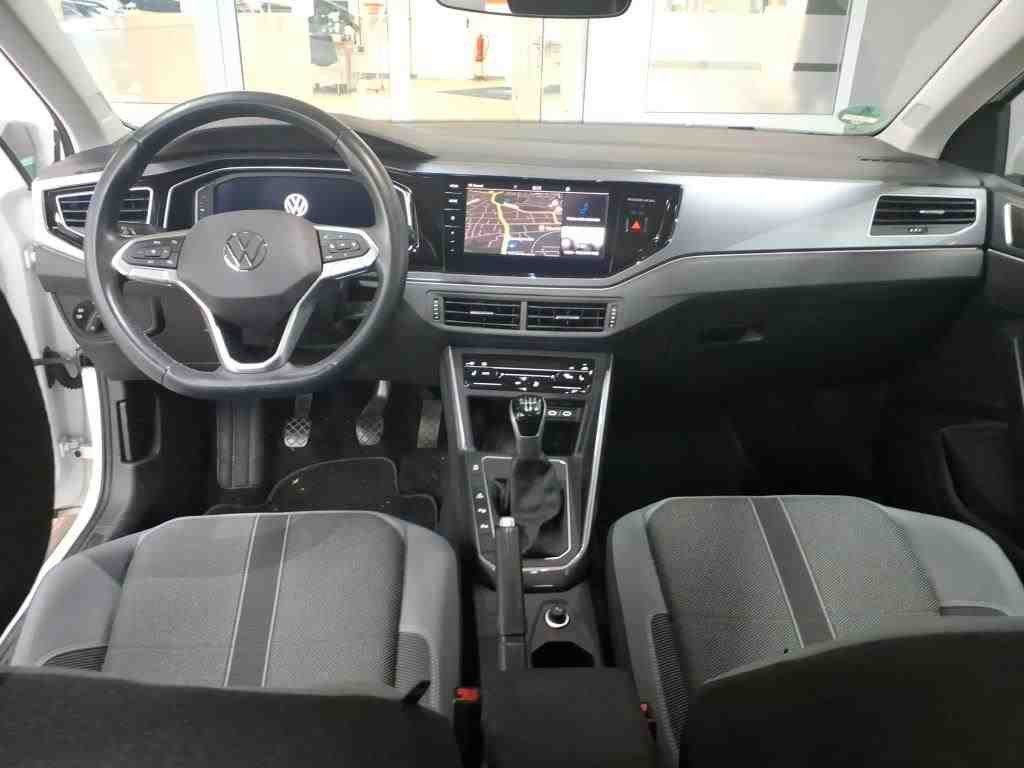 Volkswagen Polo 2023 г. Белый, пробег 29930 км