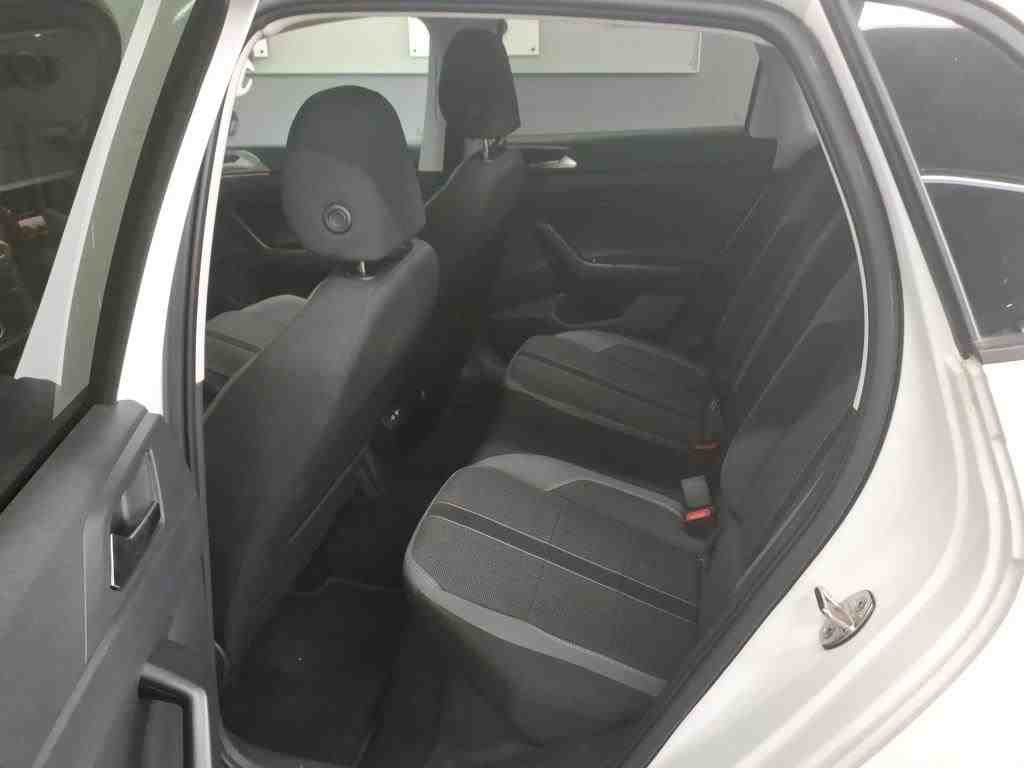 Volkswagen Polo 2023 г. Белый, пробег 29930 км