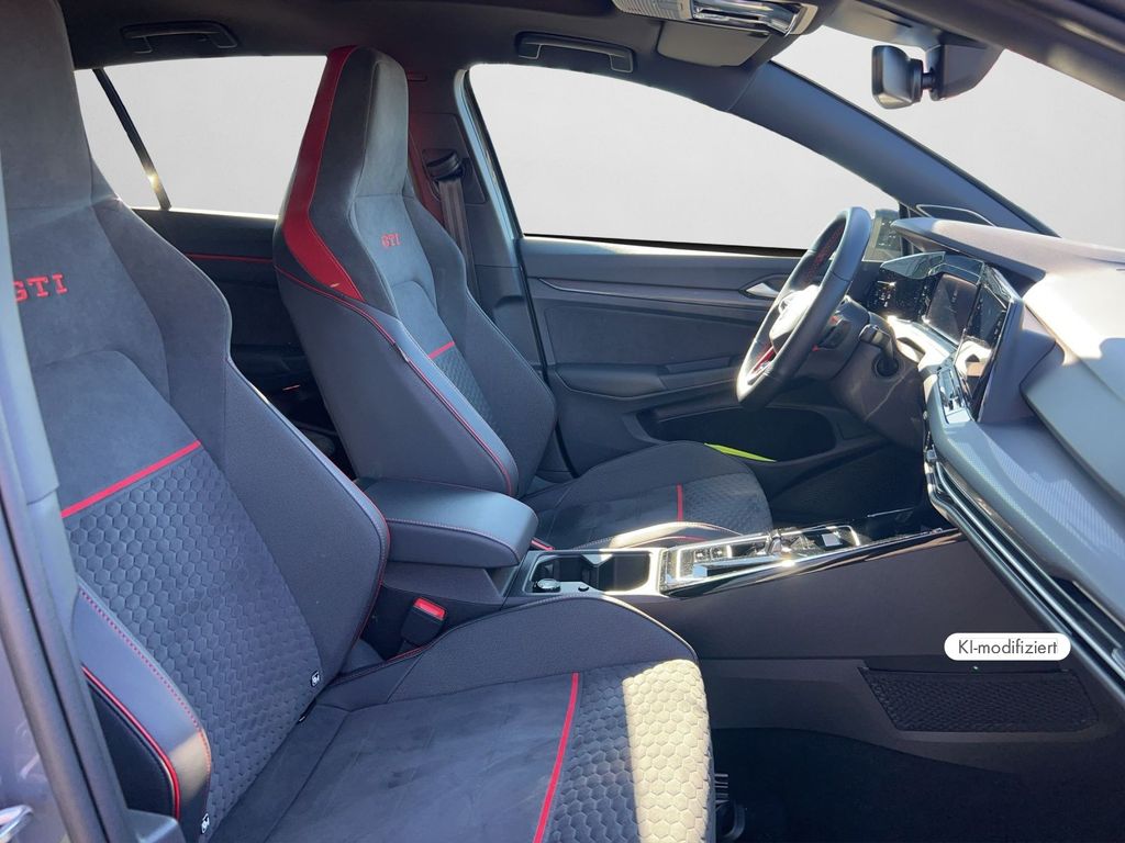 Volkswagen Golf 2023 г. Серый, пробег 43624 км