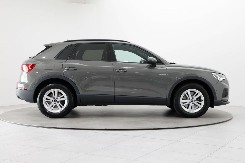 Audi Q3 2022 г. Серый, пробег 44822 км