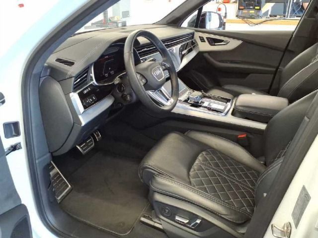 Audi SQ7 2024 г. Белый, пробег 50140 км