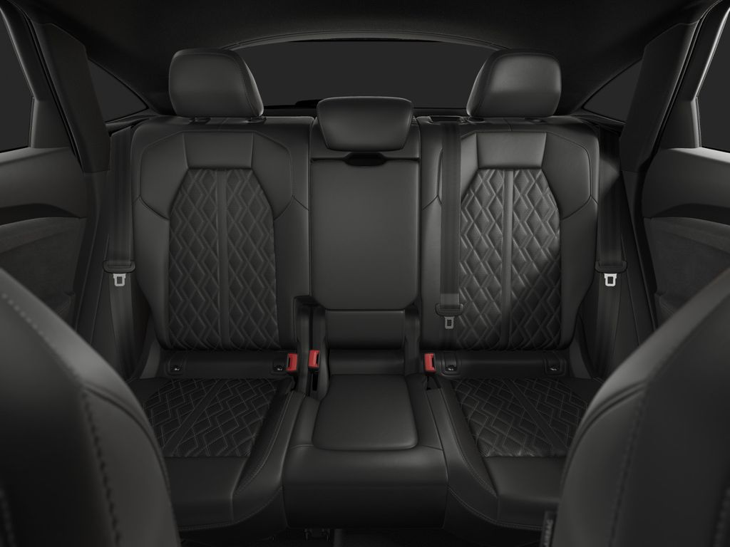 Audi Q5 2025 г. Белый, пробег 17436 км