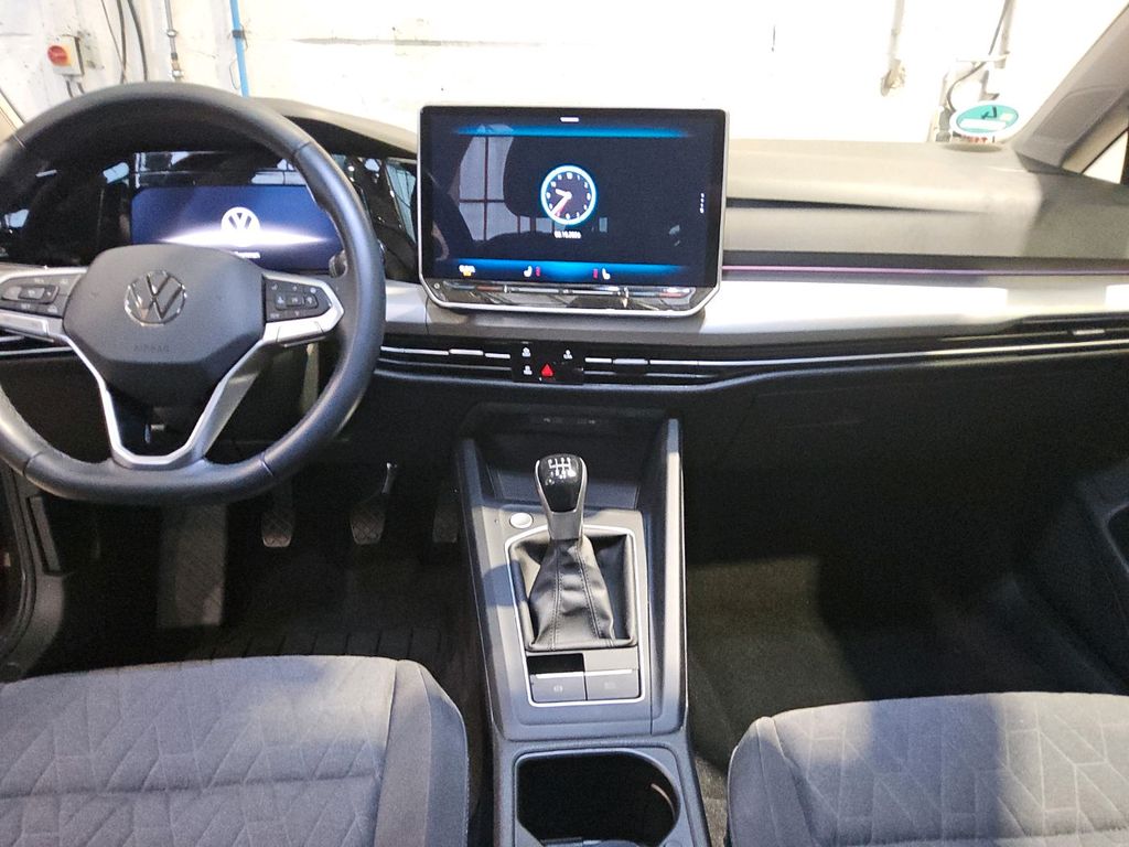Volkswagen Golf 2024 г. Серый, пробег 17937 км