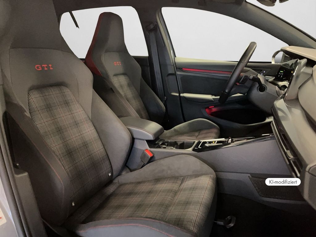 Volkswagen Golf 2024 г. Серый, пробег 45892 км