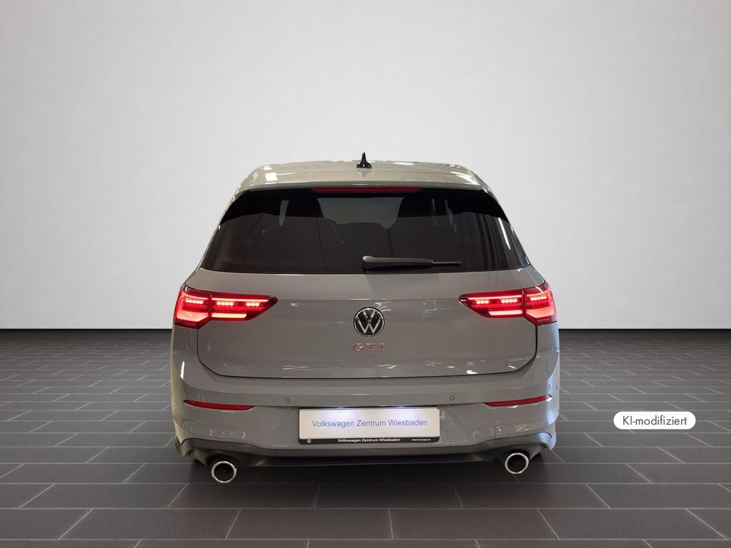 Volkswagen Golf 2024 г. Серый, пробег 45892 км