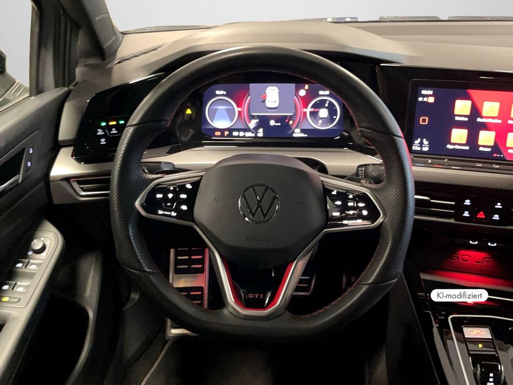 Volkswagen Golf 2024 г. Серый, пробег 45892 км