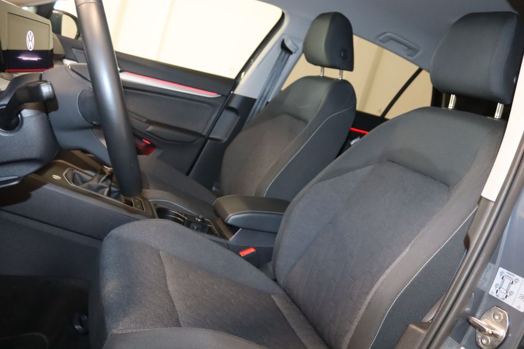 Volkswagen Golf 2023 г. Серый, пробег 58600 км