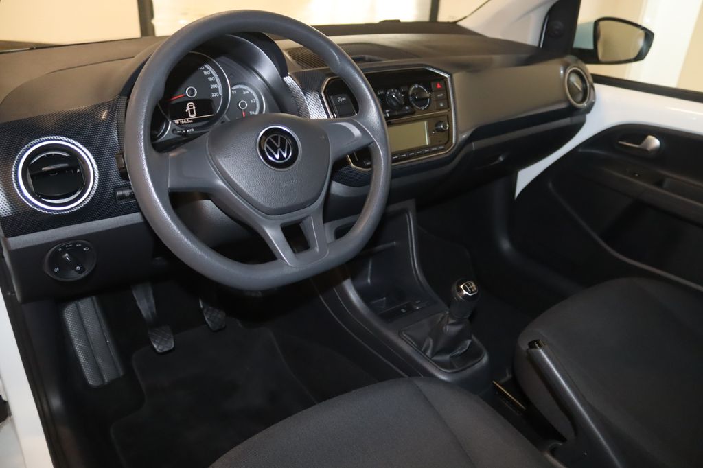 Volkswagen up! 2021 г. Белый, пробег 59000 км