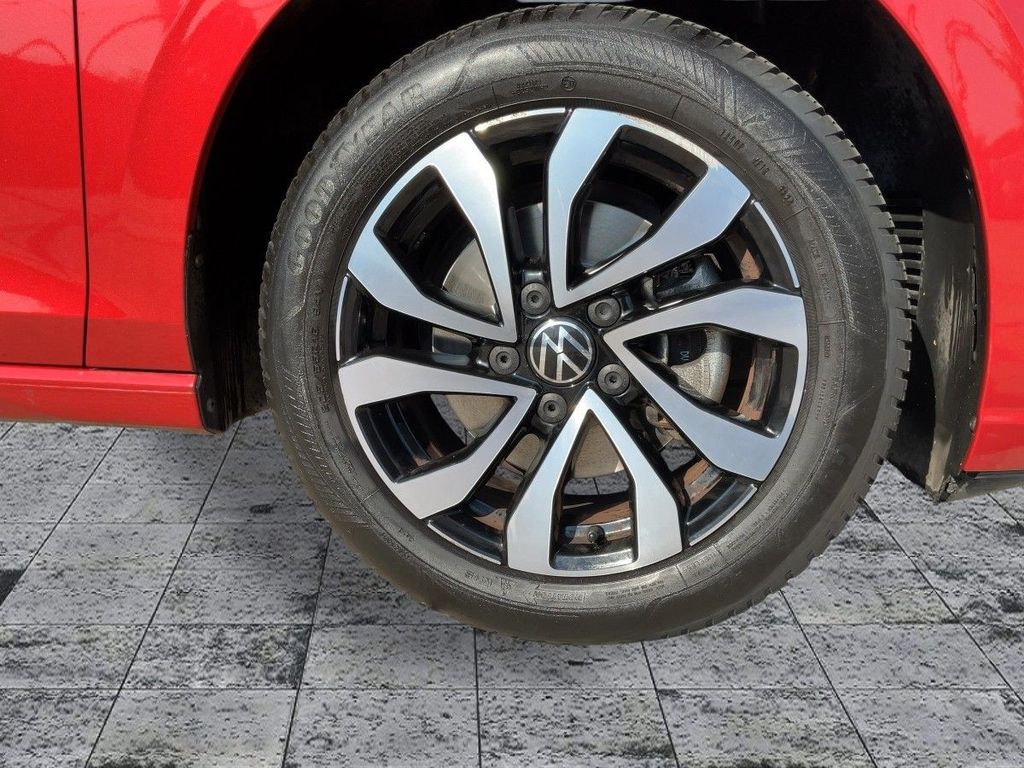 Volkswagen Golf 2021 г. Красный, пробег 55541 км