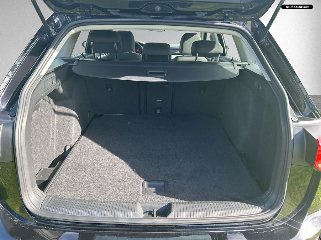 Volkswagen Golf 2023 г. Чёрный, пробег 59760 км