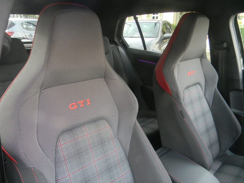 Volkswagen Golf 2024 г. Чёрный, пробег 49850 км