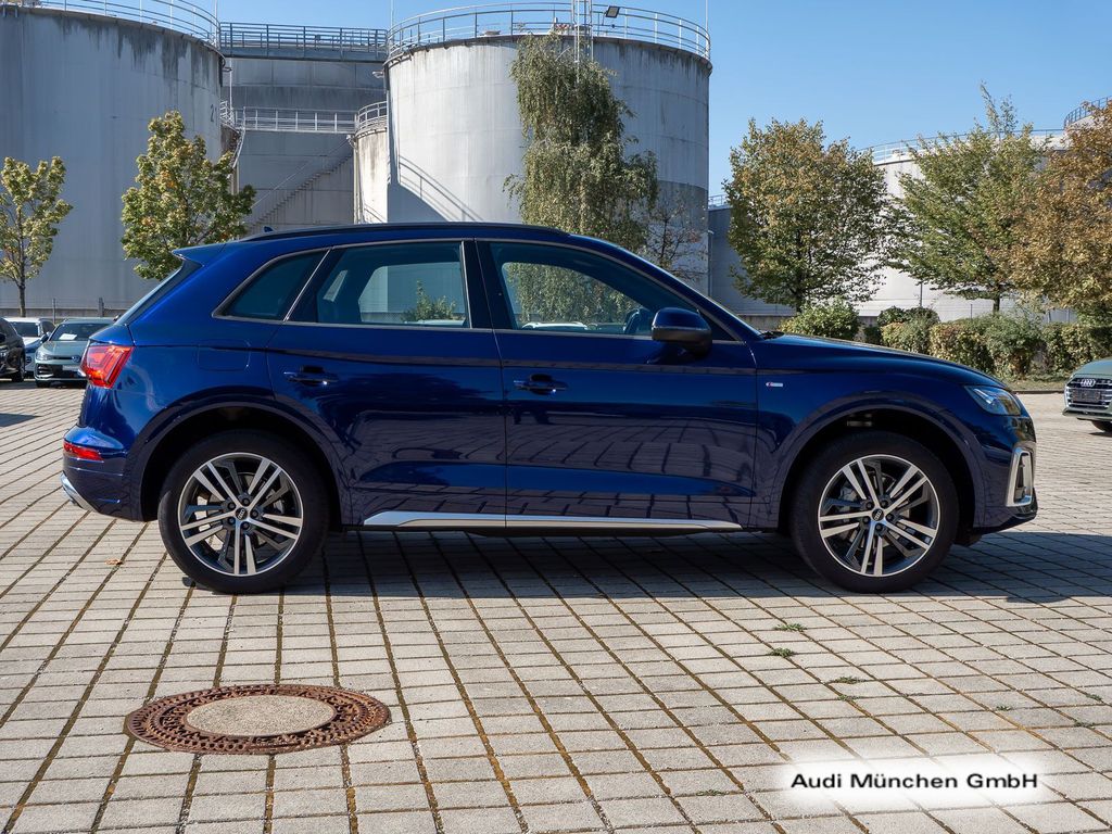 Audi Q5 2023 г. Синий, пробег 52367 км