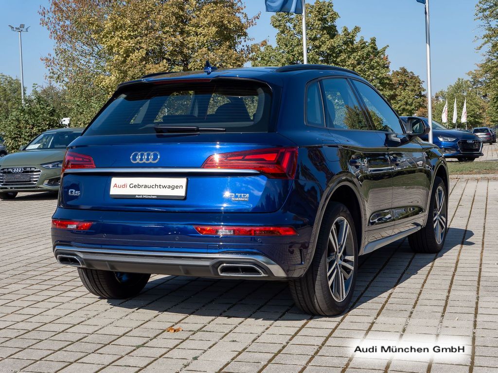 Audi Q5 2023 г. Синий, пробег 52367 км