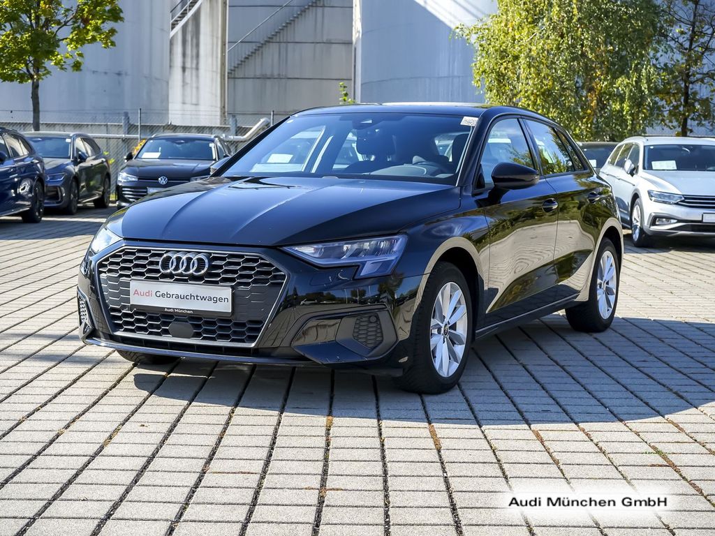 Audi A3 2023 г. Чёрный, пробег 43618 км