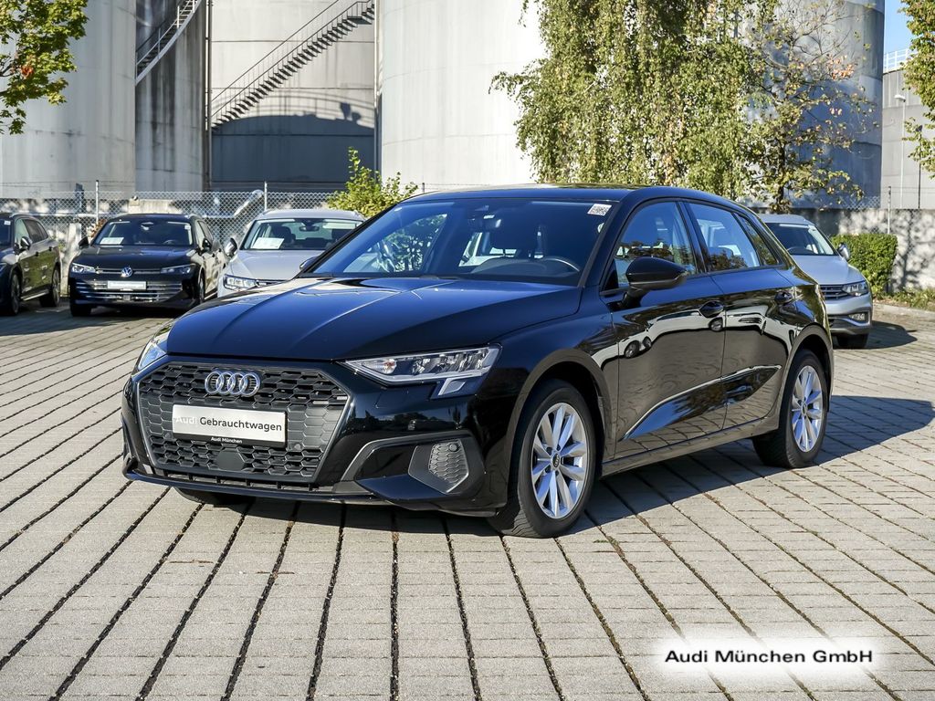 Audi A3 2023 г. Чёрный, пробег 42755 км