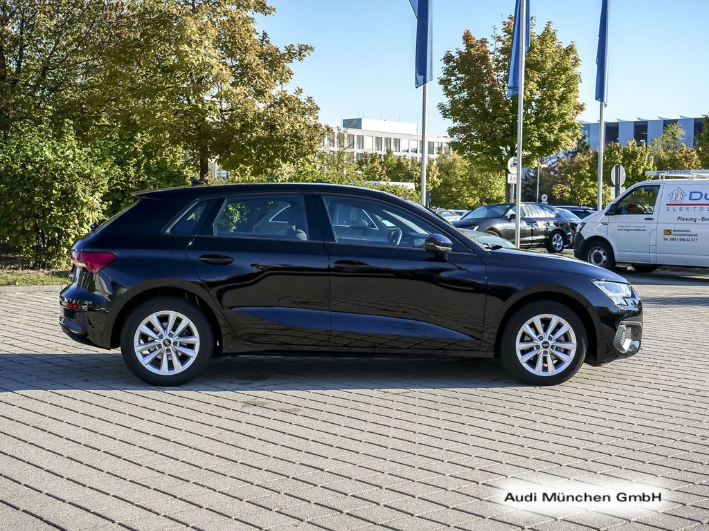 Audi A3 2023 г. Чёрный, пробег 42755 км