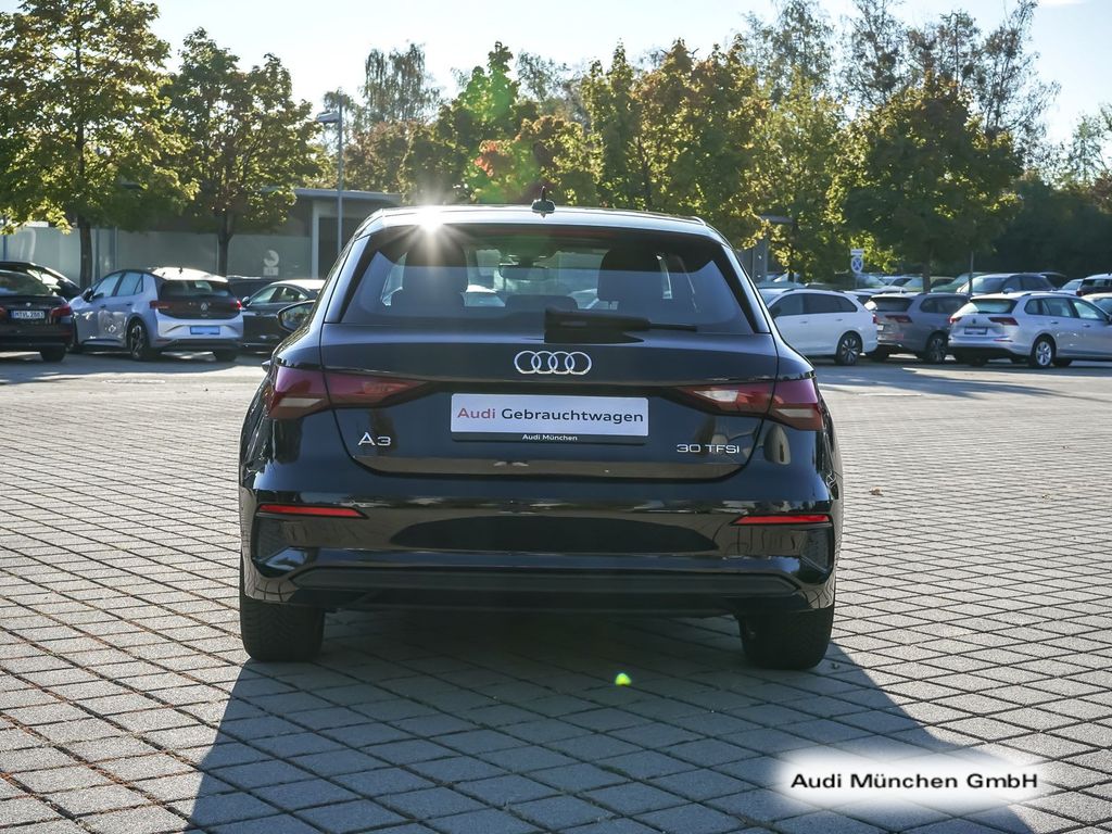 Audi A3 2023 г. Чёрный, пробег 42755 км