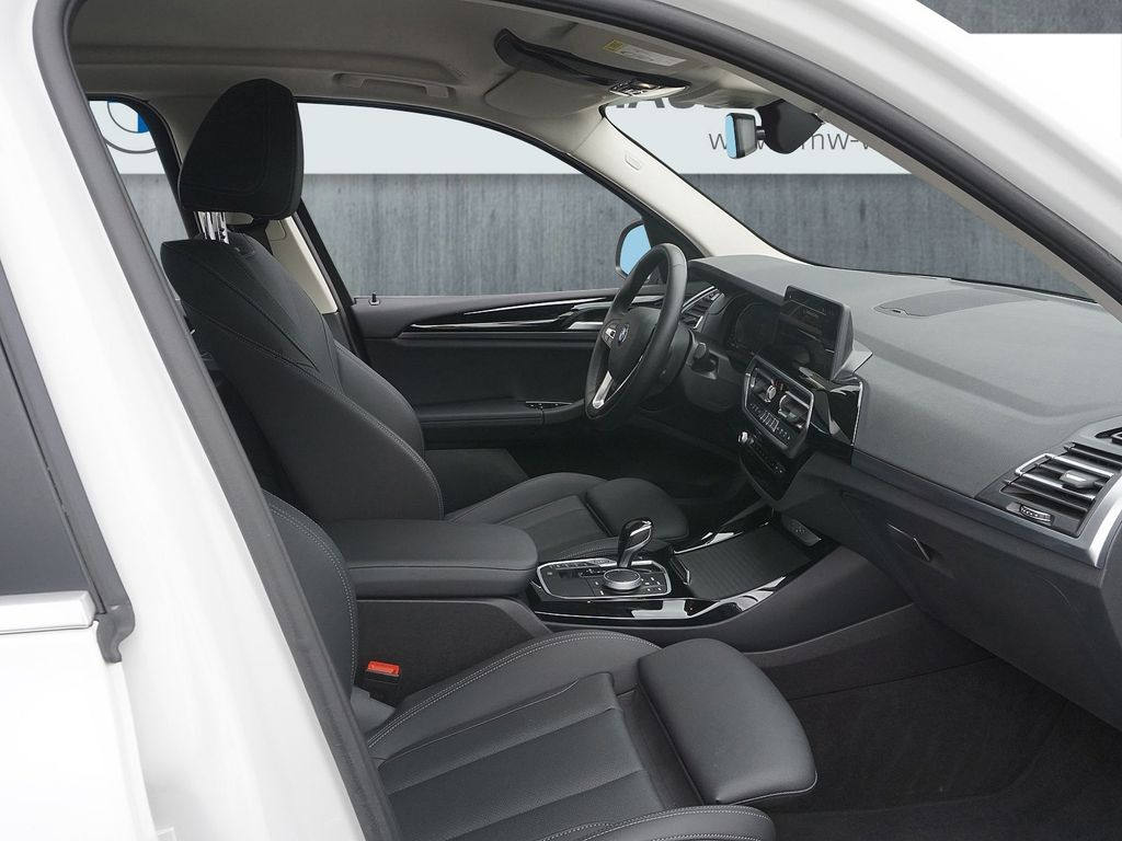 BMW X3 2023 г. Белый, пробег 49650 км