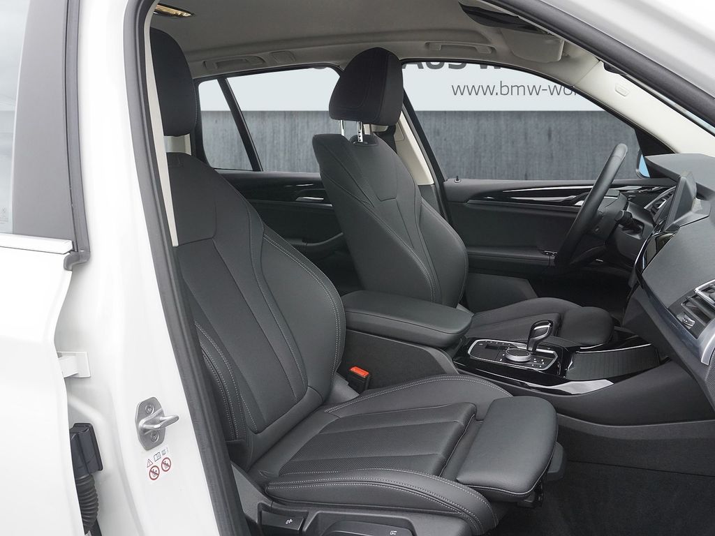 BMW X3 2023 г. Белый, пробег 49650 км