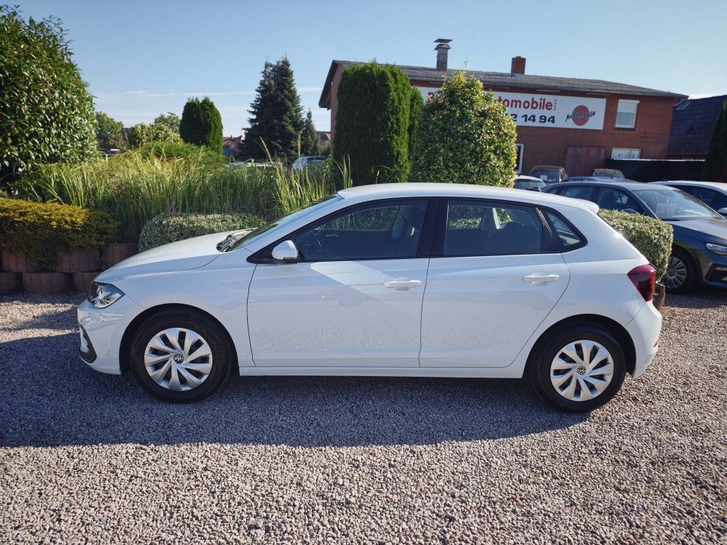 Volkswagen Polo 2023 г. Белый, пробег 54000 км