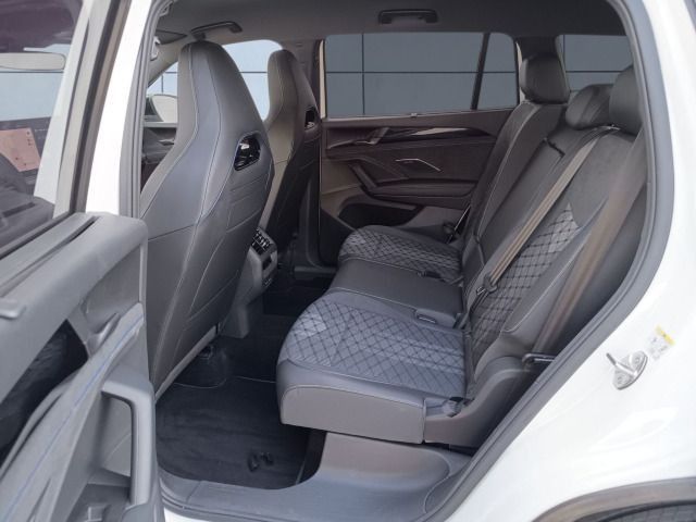 Volkswagen Tayron 2025 г. Белый, пробег 15950 км