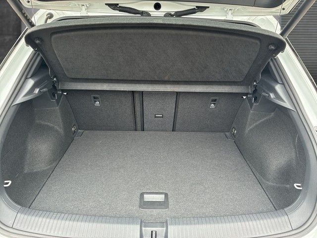 Volkswagen T-Roc 2023 г. Белый, пробег 54369 км