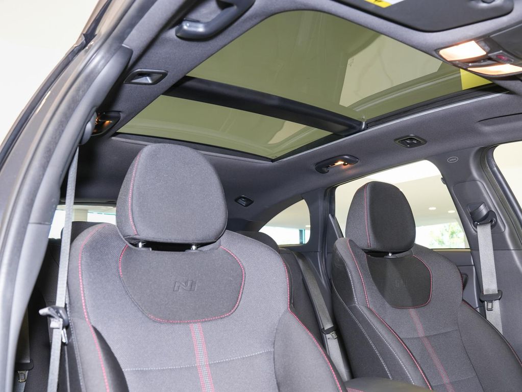 Hyundai i30 2024 г. Серый, пробег 28215 км