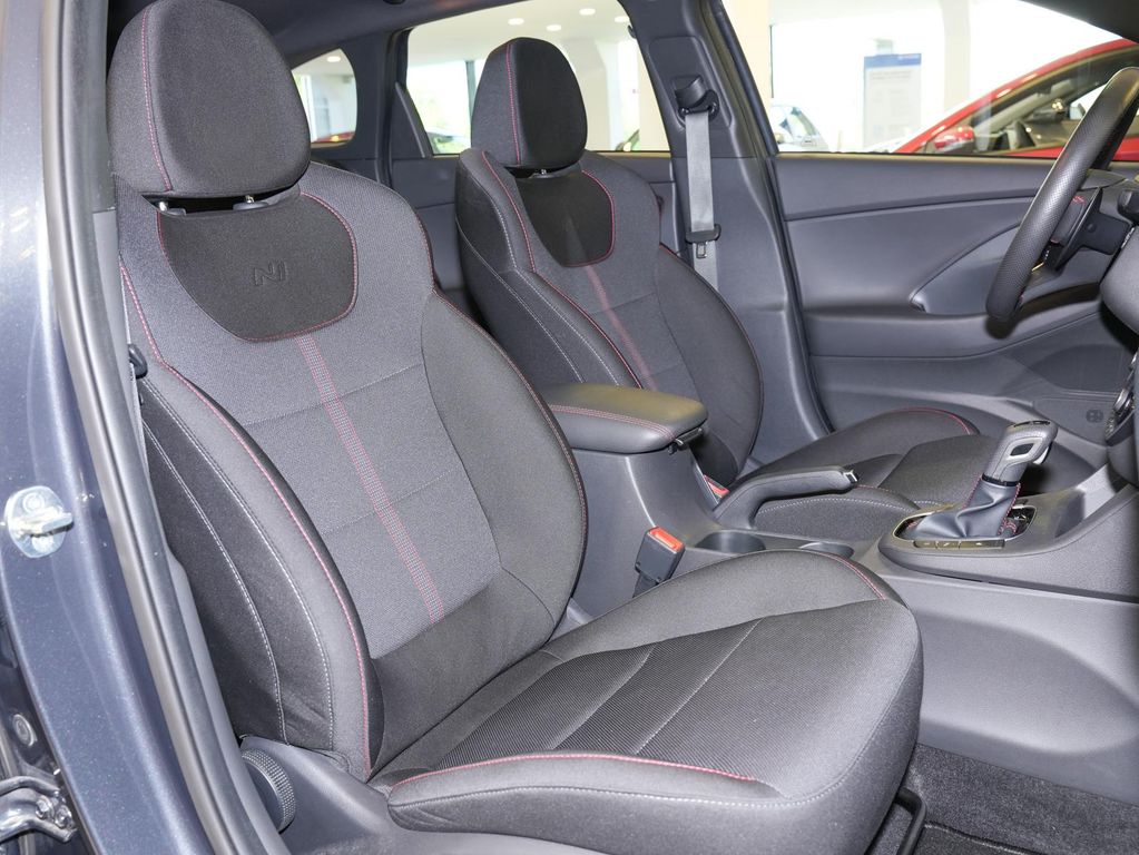 Hyundai i30 2024 г. Серый, пробег 28215 км