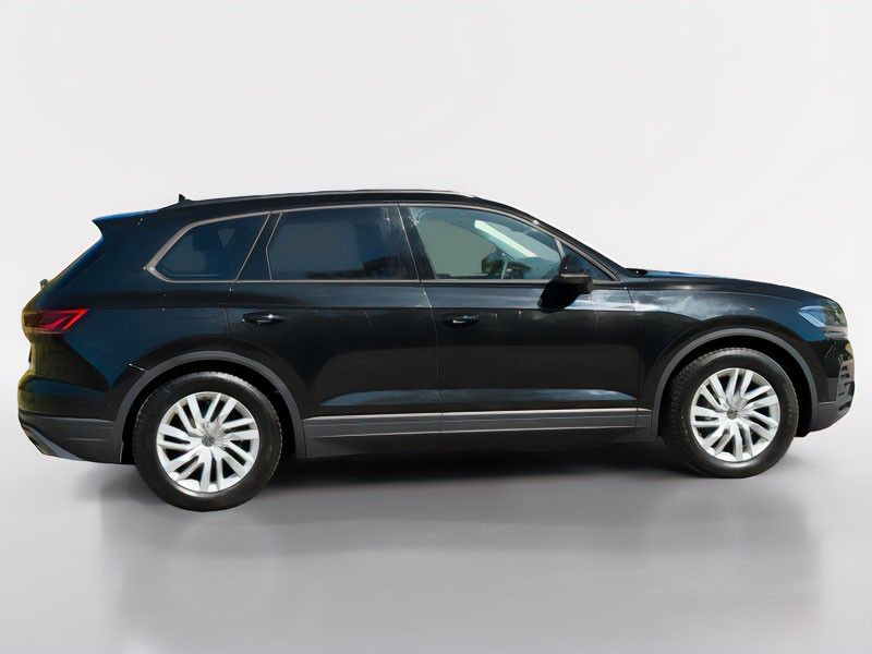 Volkswagen Touareg 2025 г. Чёрный, пробег 21408 км