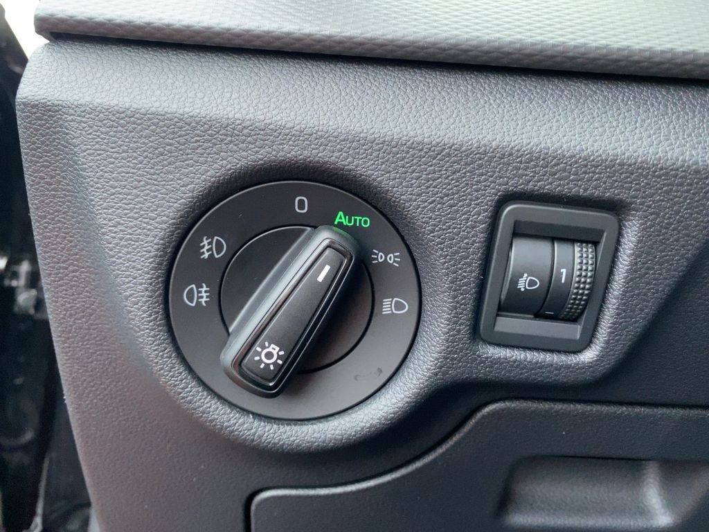 Skoda Scala 2023 г. Чёрный, пробег 57095 км