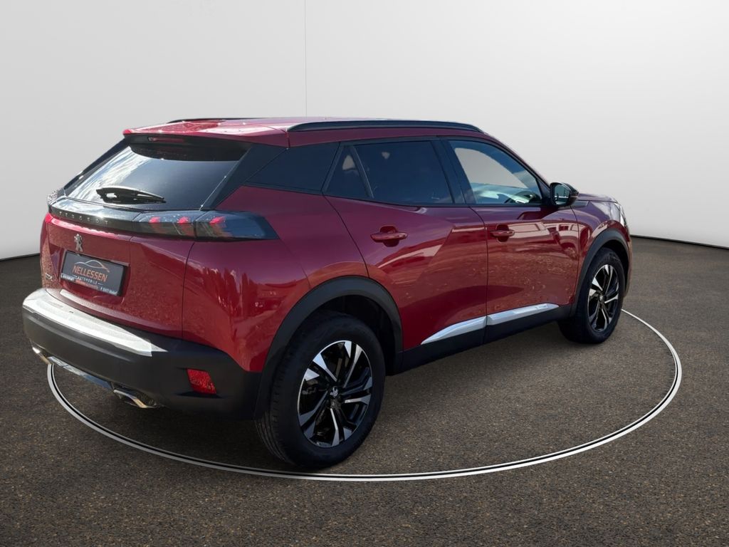 Peugeot 2008 2023 г. Красный, пробег 44000 км
