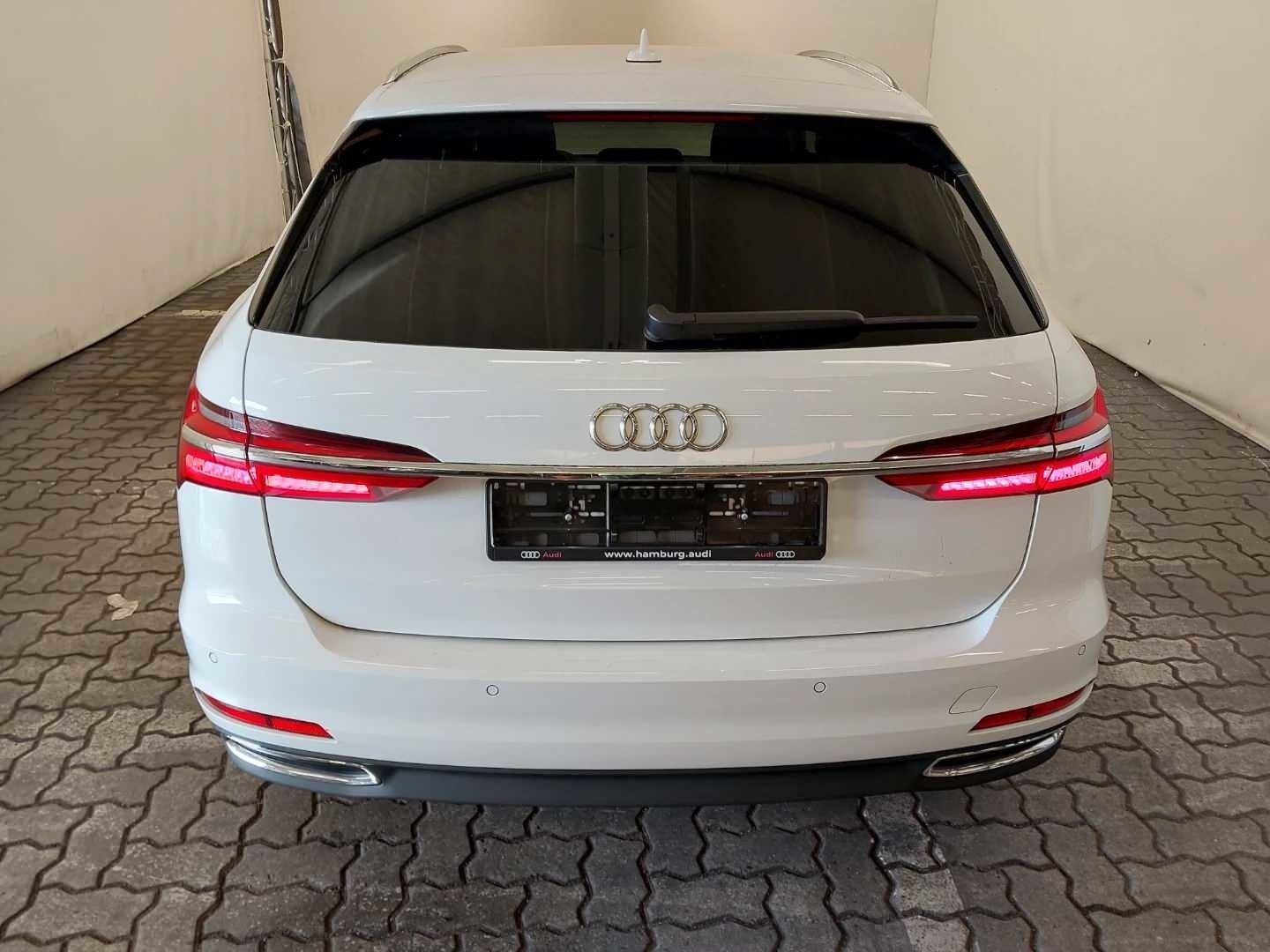 Audi A6 2023 г. Белый, пробег 42500 км